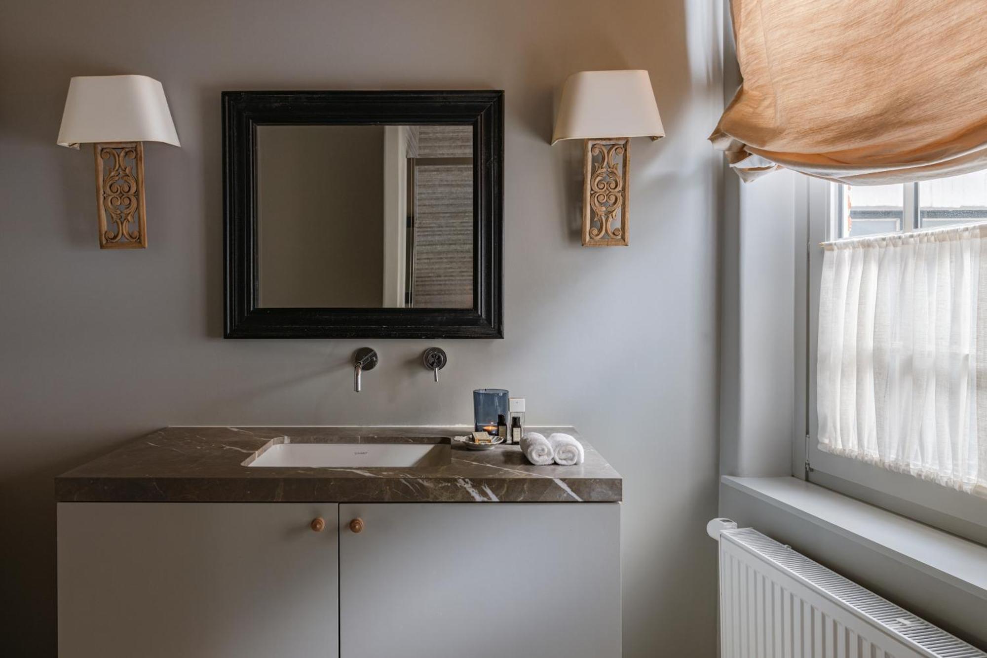 Guesthouse Aubrey - Charming Cottage In The Heart Of ブルージュ エクステリア 写真